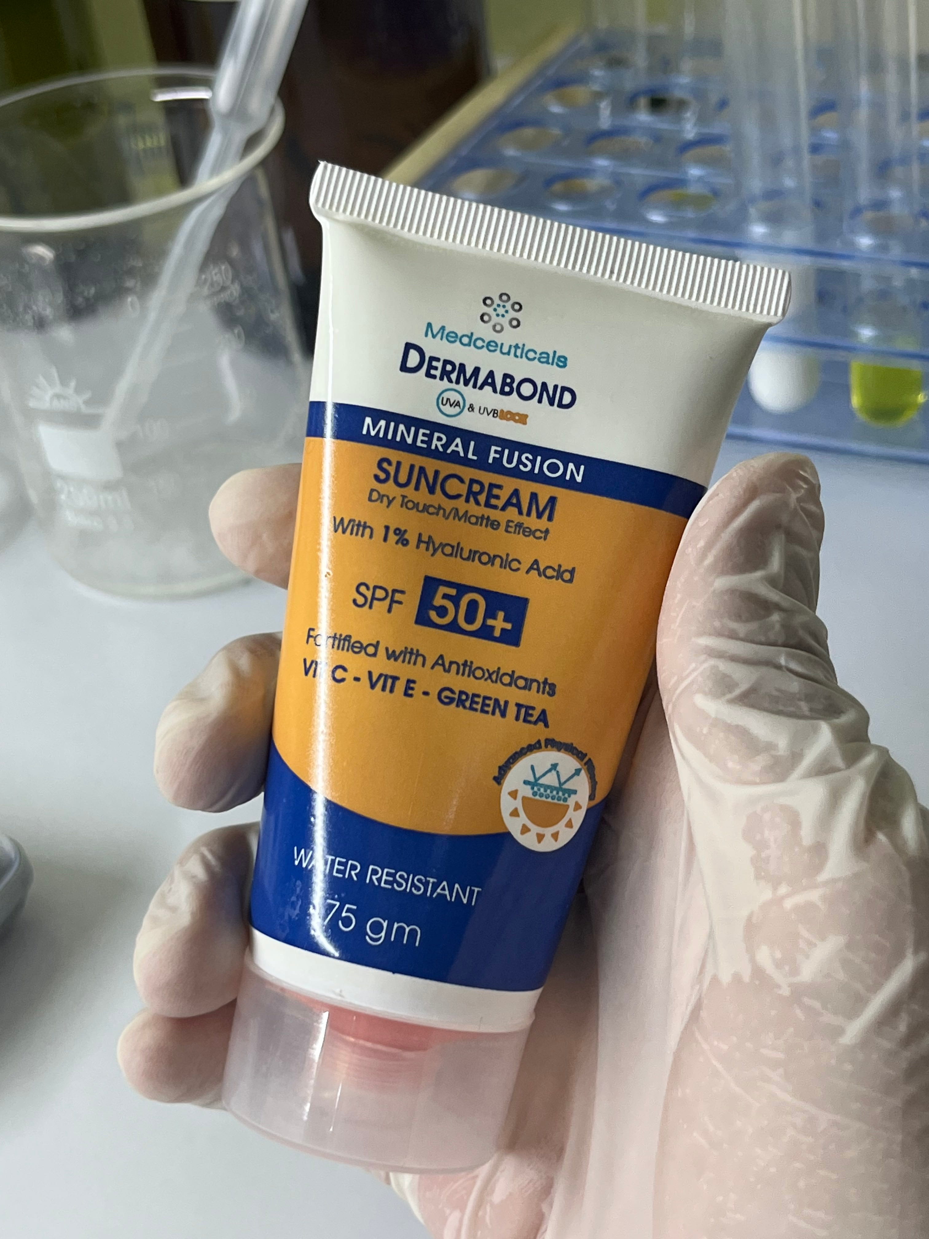 DERMABOND MINERAL FUSION SUNCREAM SPF 50 - View 3